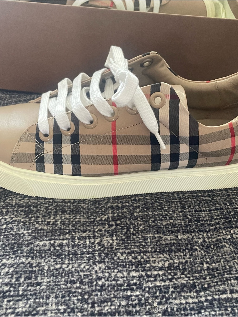 Burberry Archive Beige Sneaker Box Label - Low Top - Picture 3 of 8